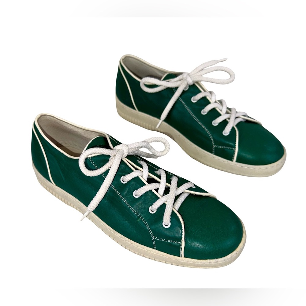 NWOB ESCADA SPORT SNEAKERS IN TENNIS GREEN AND WHITE